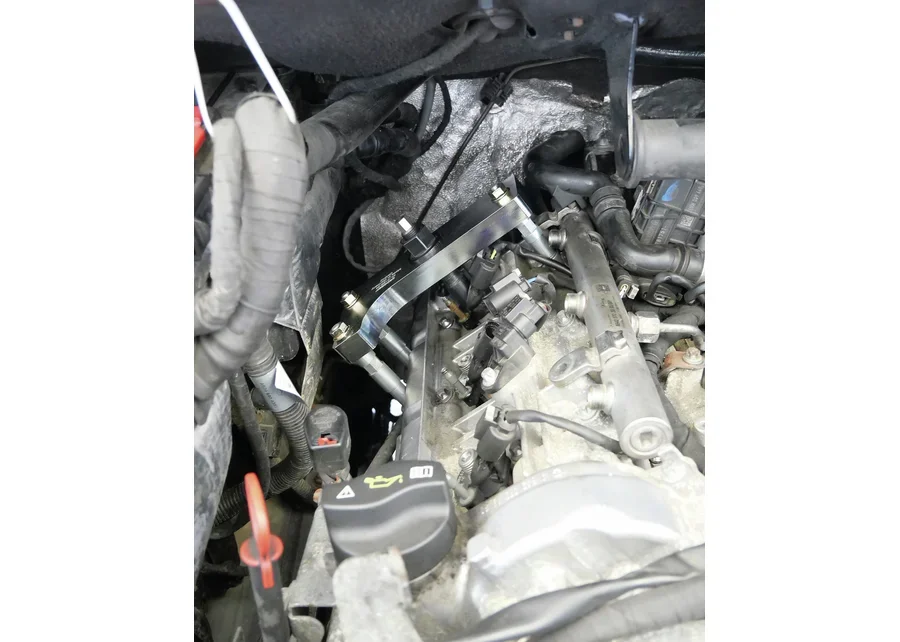 GEDORE Automotive Injektorenauszieher (Mercedes), Anwendungsbild