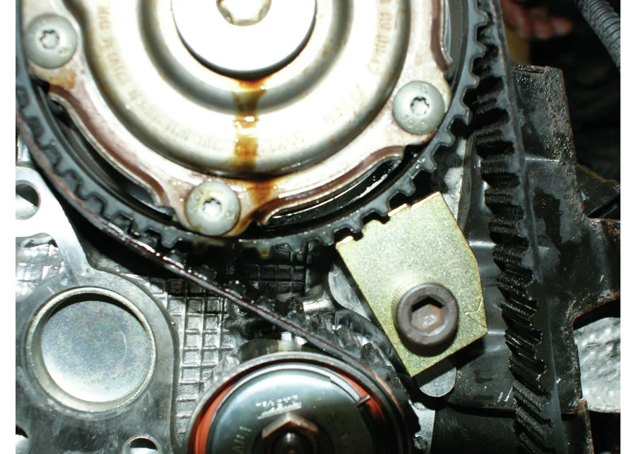 GEDORE Automotive Arretierwerkzeug-Satz, Anwendungsbild Nummer 1