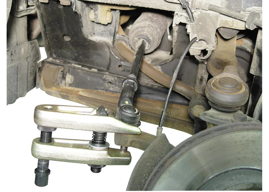 GEDORE Automotive ball joint separator, application image no. 3