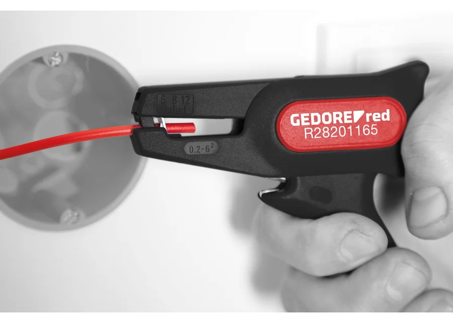 GEDOREred StrippMax-Auto Abisolierzange, Anwendungsbild Nummer 1