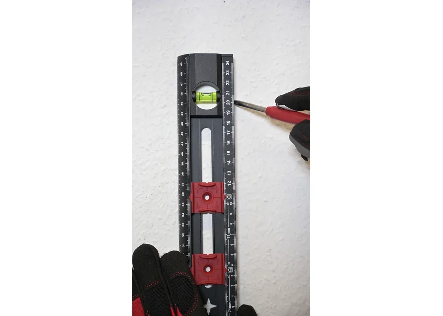 GEDOREred Tieflochmarker, Anwendungsbild Nummer 3