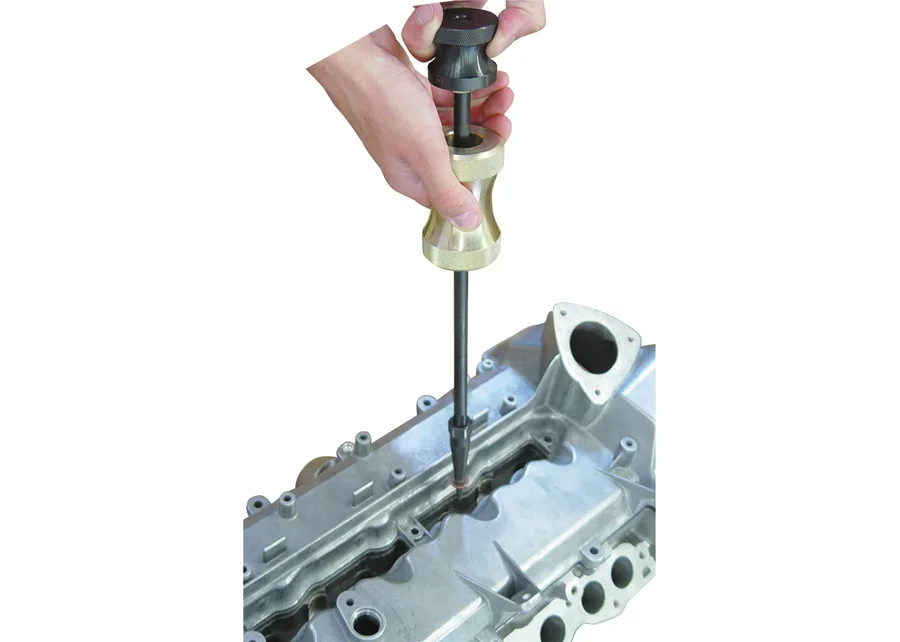 GEDORE Automotive slide hammer puller for sealing rings, application image no. 1