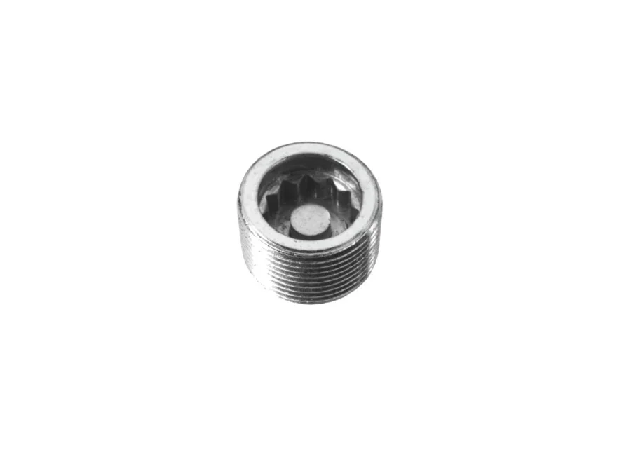 GEDORE Automotive 1/2" screwdriver socket with hole, application image