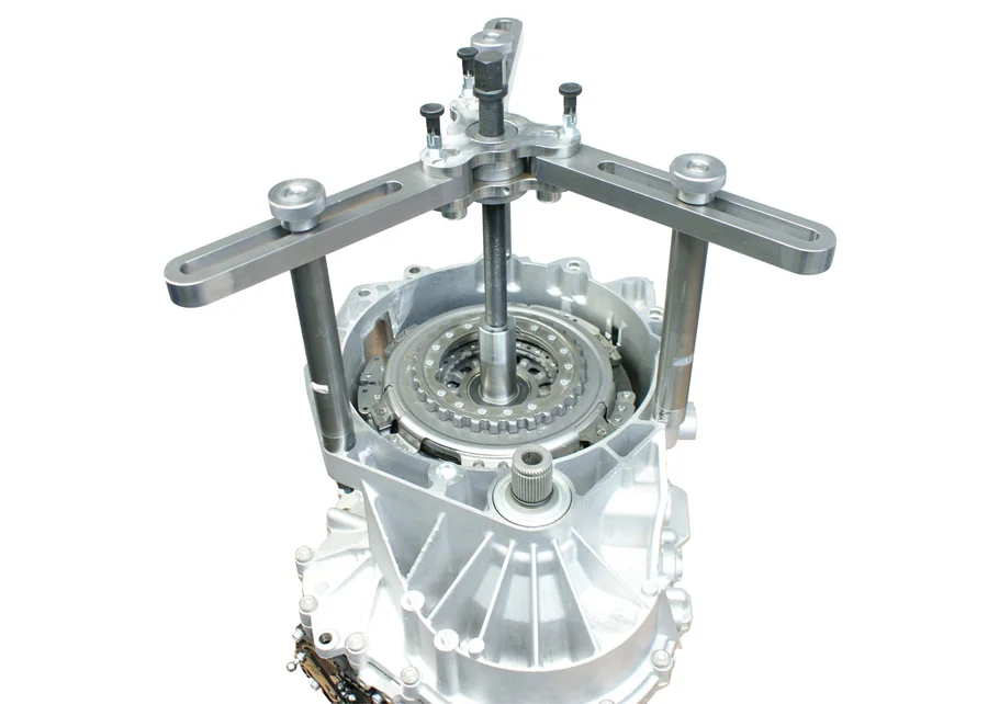 GEDORE Automotive basic tool DSG/DCT, application image
