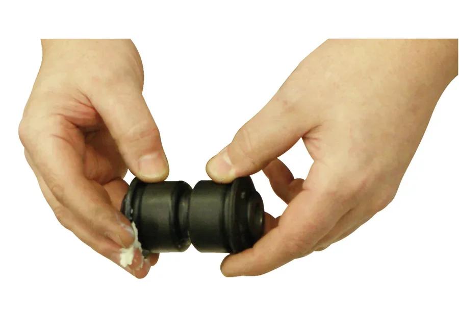 GEDORE Automotive bonded rubber bush tool, application image no. 4