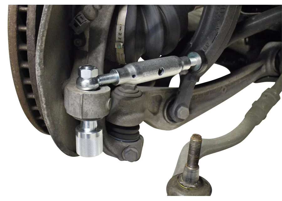 GEDORE Automotive clamping screw tool, application image no. 3