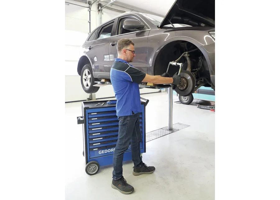 GEDORE Automotive Silentlager-Werkzeugsatz (VW-Audi), Anwendungsbild Nummer 3