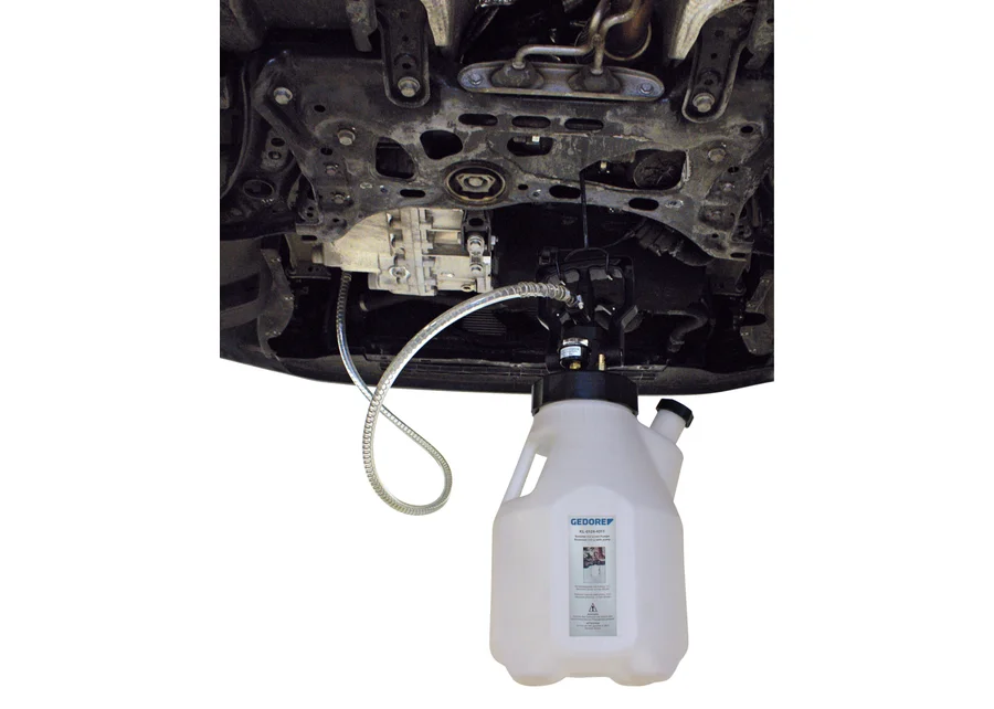 GEDORE Automotive container with lid, 12 litres, application image