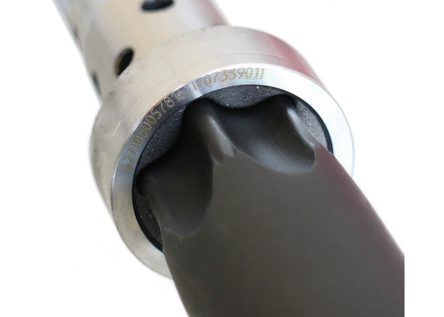 GEDORE Automotive 1/2" TX screwdriver bit socket with bore, application image
