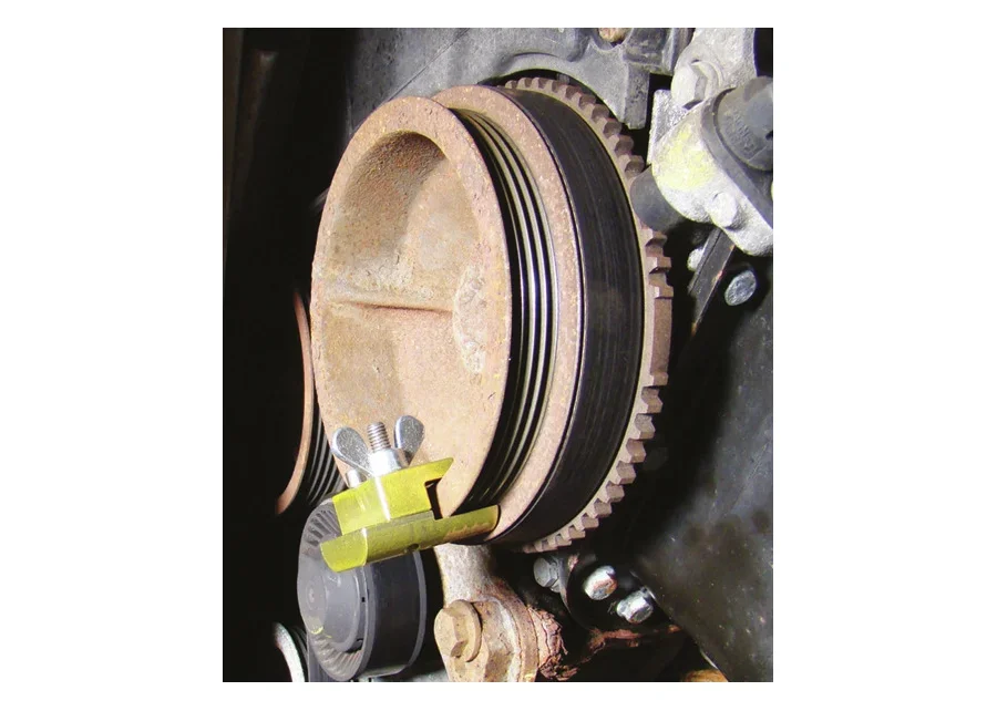 GEDORE Automotive belt removal/installation tool, application image no. 3
