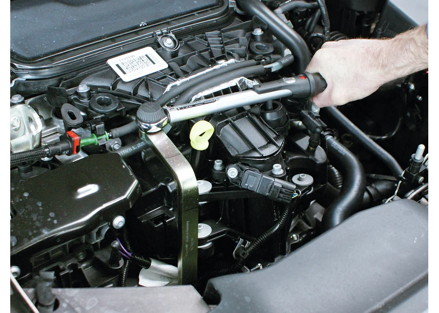 GEDORE Automotive oil filter wrench, application image no. 2