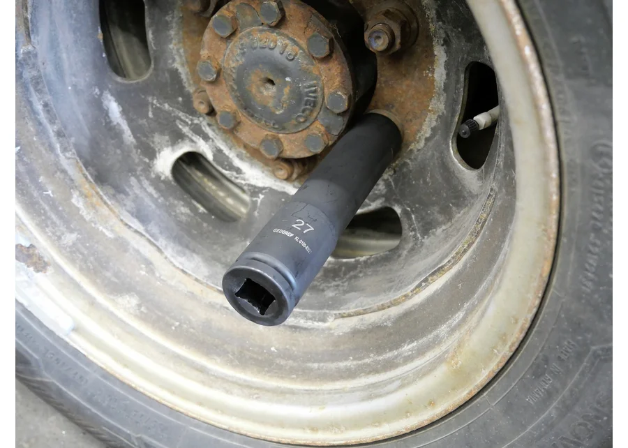GEDORE Automotive KL-0100-83 Kraftschrauber-Satz, 200 mm, Anwendungsbild