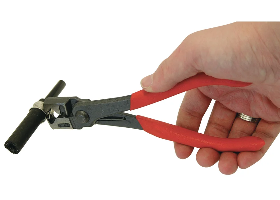 GEDORE Automotive hose clamp pliers for CLIC clamps, application image no. 1