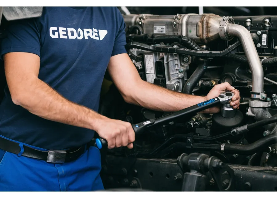 GEDORE TORCOFLEX UK torque wrench 1-550 Nm, application image