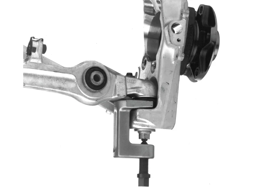 GEDORE Automotive ball joint separator, application image no. 2