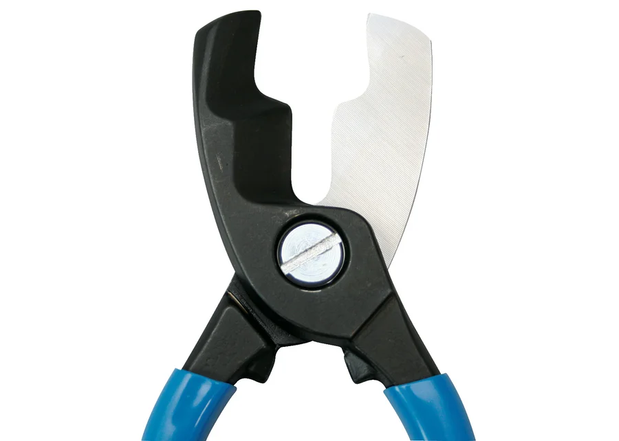GEDORE cable shears, application image no. 1