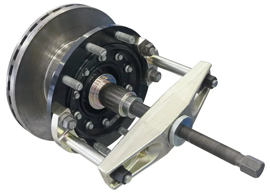 GEDORE Automotive wheel hub puller, commercial vehicles, application image no. 2