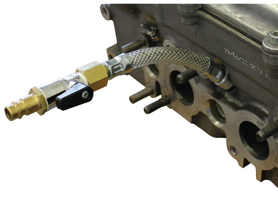 GEDORE Automotive compressed-air adapter, application image no. 2