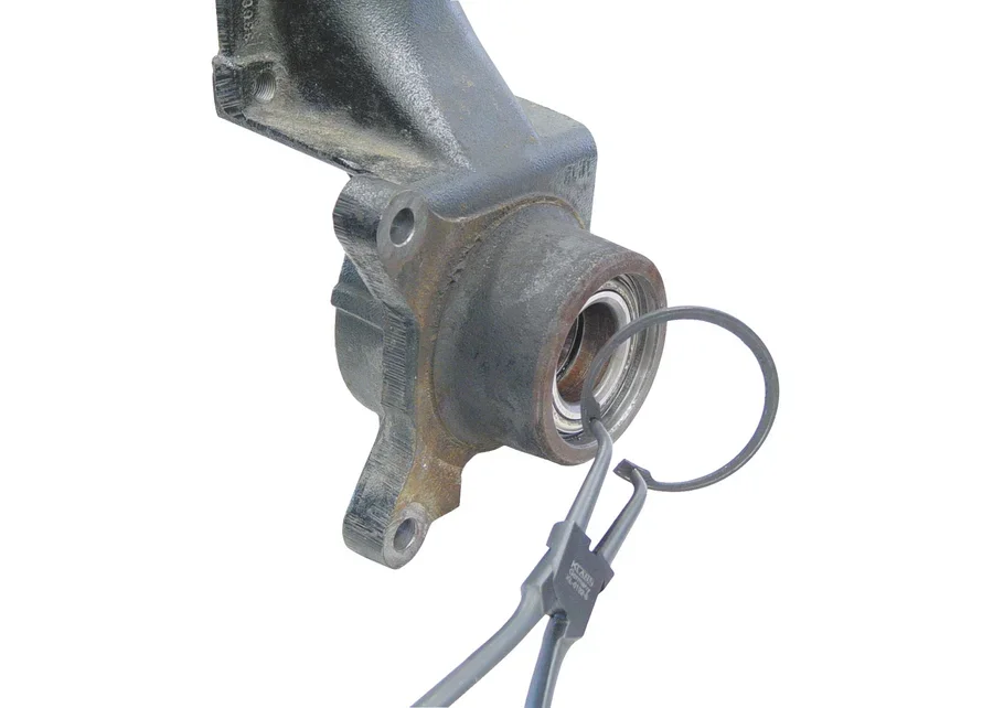 GEDORE Automotive circlip pliers, application image no. 3