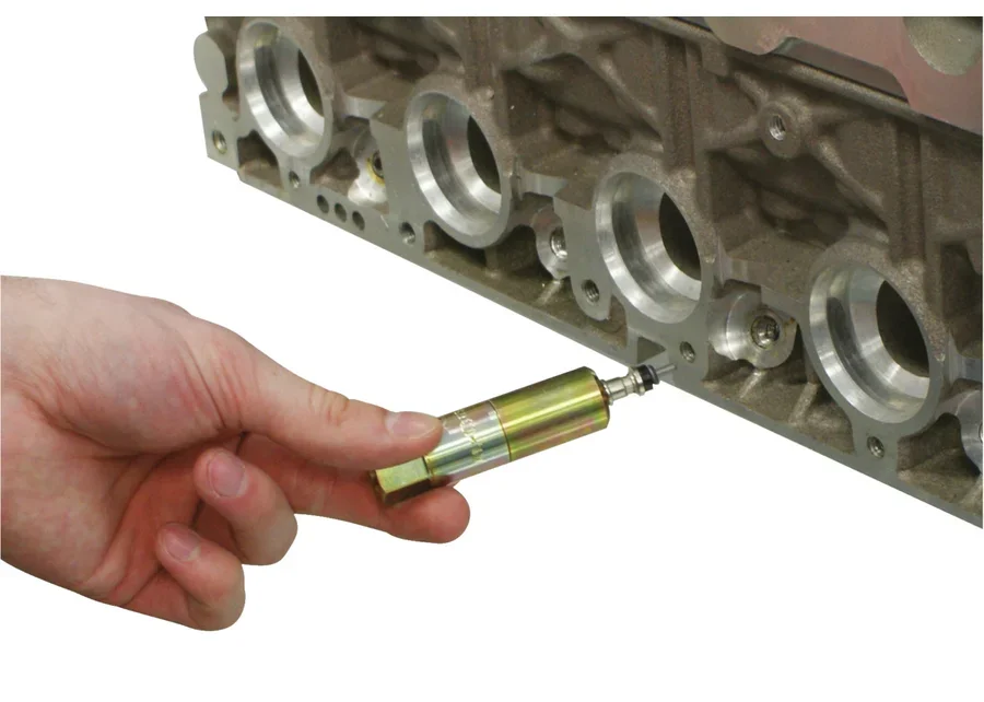 GEDORE Automotive roller turning tool, application image no. 1