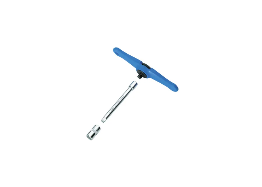 GEDORE 1/4" T-handle ratchet, application image