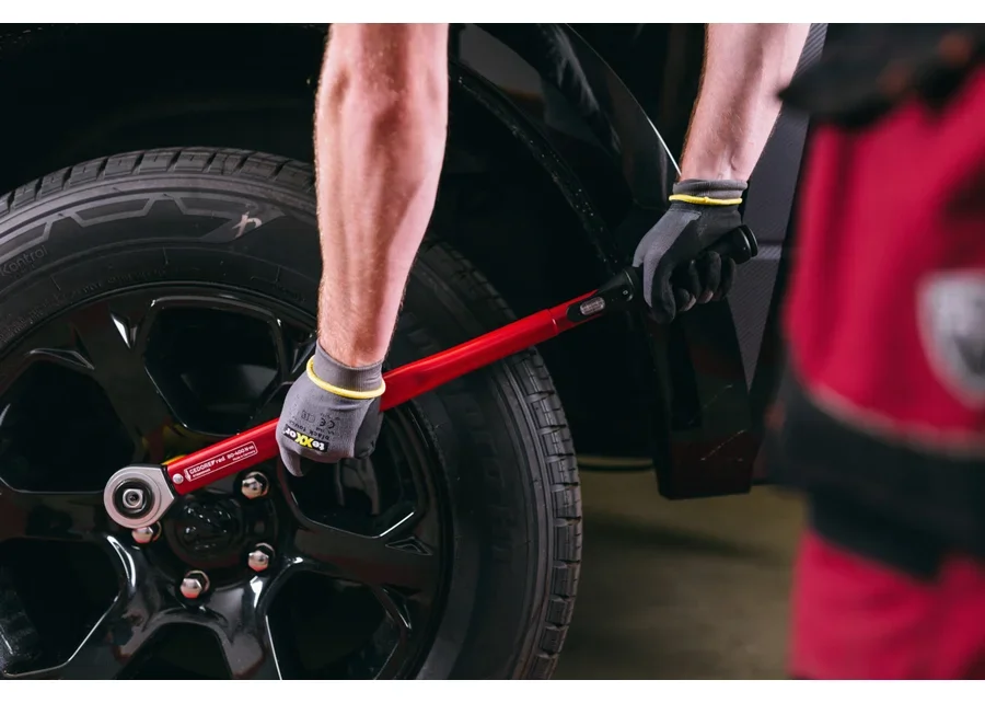 GEDOREred 5-550 Nm torque wrench, application image no. 4