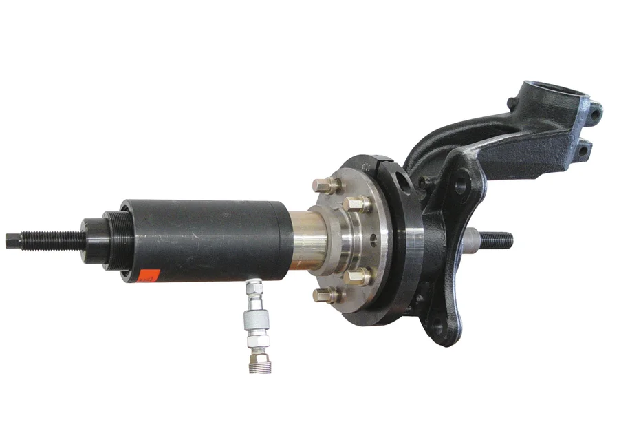 GEDORE Automotive wheel bearing installation tool, application image no. 3