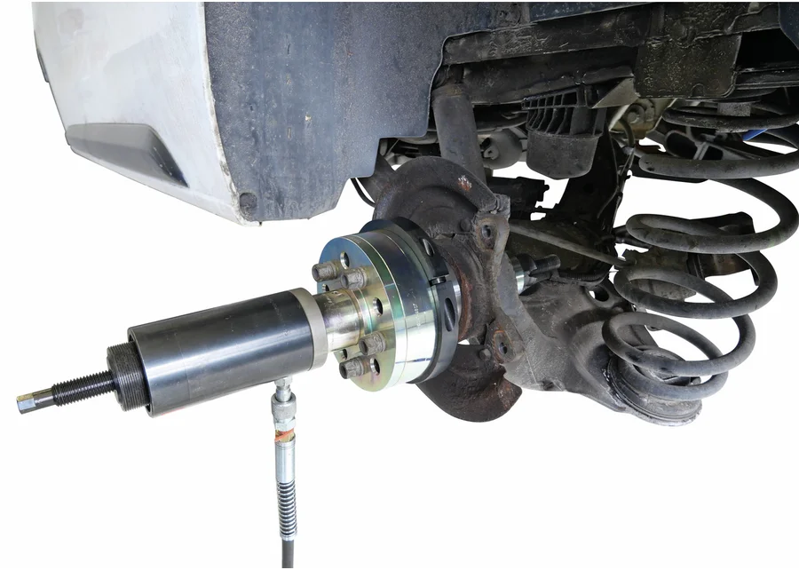 GEDORE Automotive wheel bearing installation tool, application image no. 9