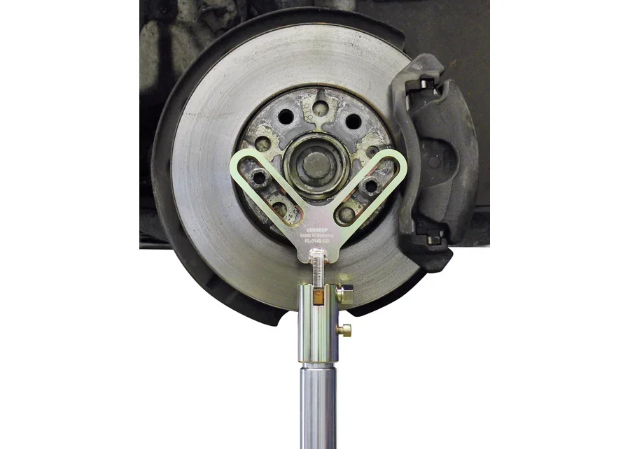 GEDORE Automotive wheel hub support fixture, application image