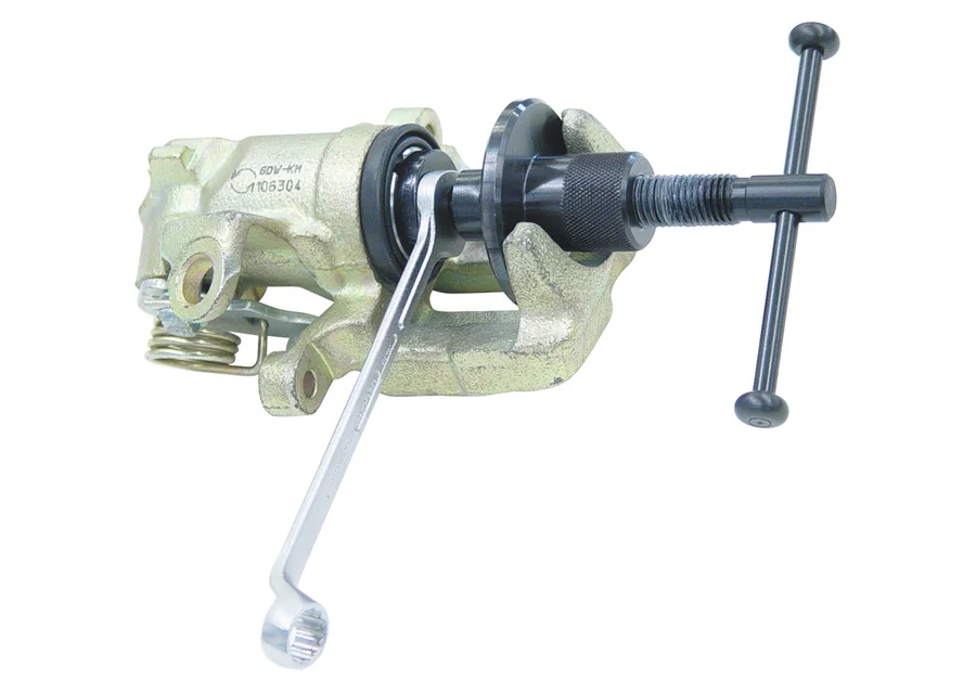 GEDORE Automotive pressing/turning device, application image