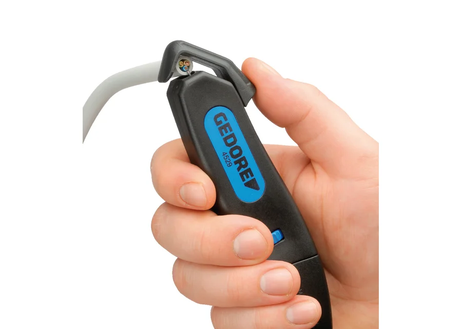 GEDORE multi-purpose cable knife, application image no. 5
