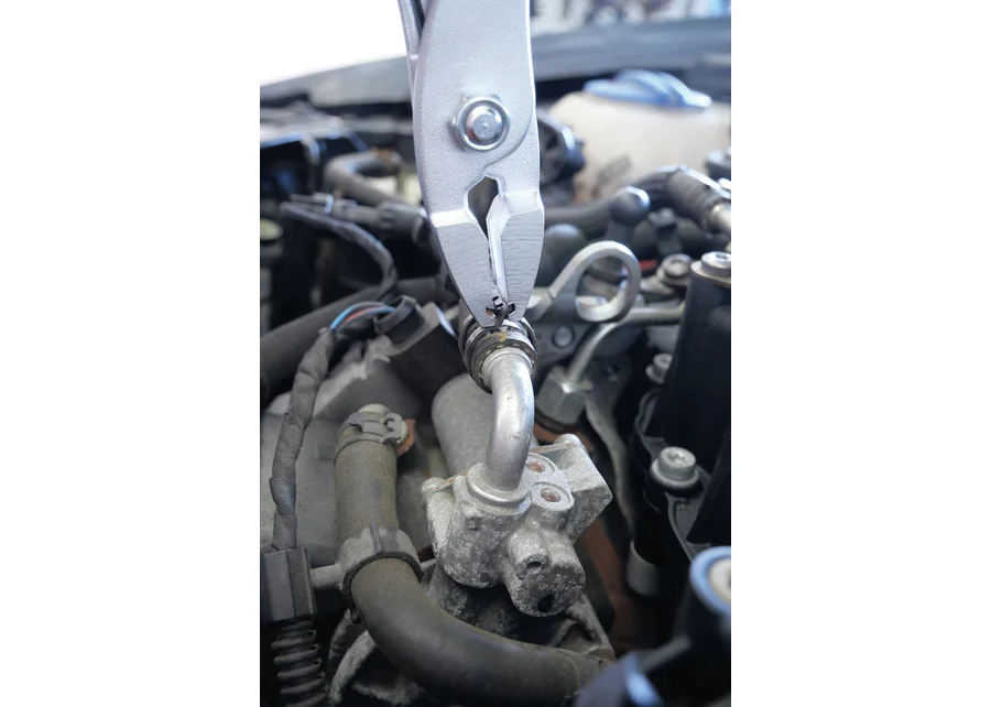 GEDORE Automotive hose clamp pliers, application image no. 3