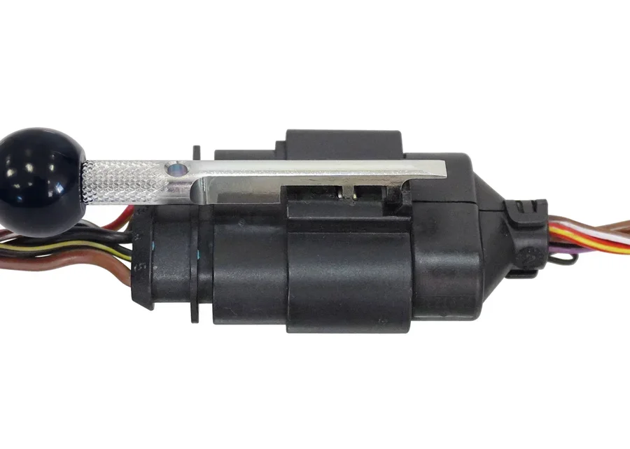 GEDORE Automotive Entriegelungswerkzeug, Anwendungsbild Nummer 2