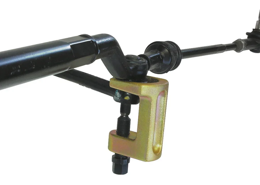 GEDORE Automotive ball joint separator, application image no. 1
