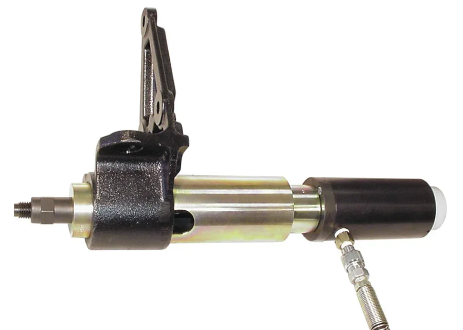 GEDORE Automotive slotted and closed bonded rubber bush tool, application image no. 3