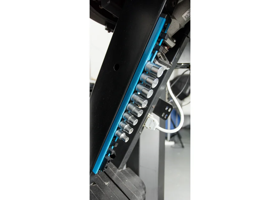 GEDORE empty magnetic 1/2" socket rail, application image