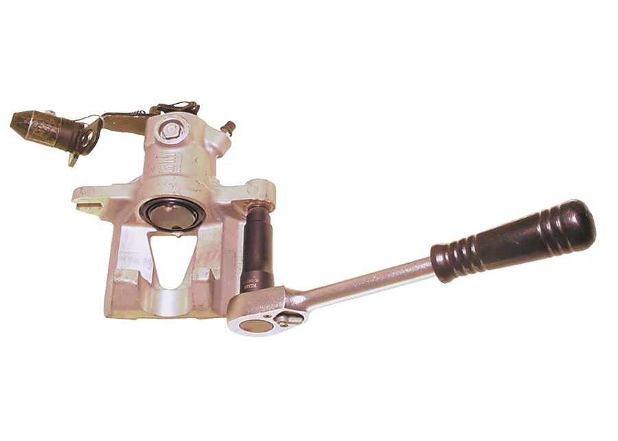 GEDORE Automotive 5-point socket wrench, application image no. 2