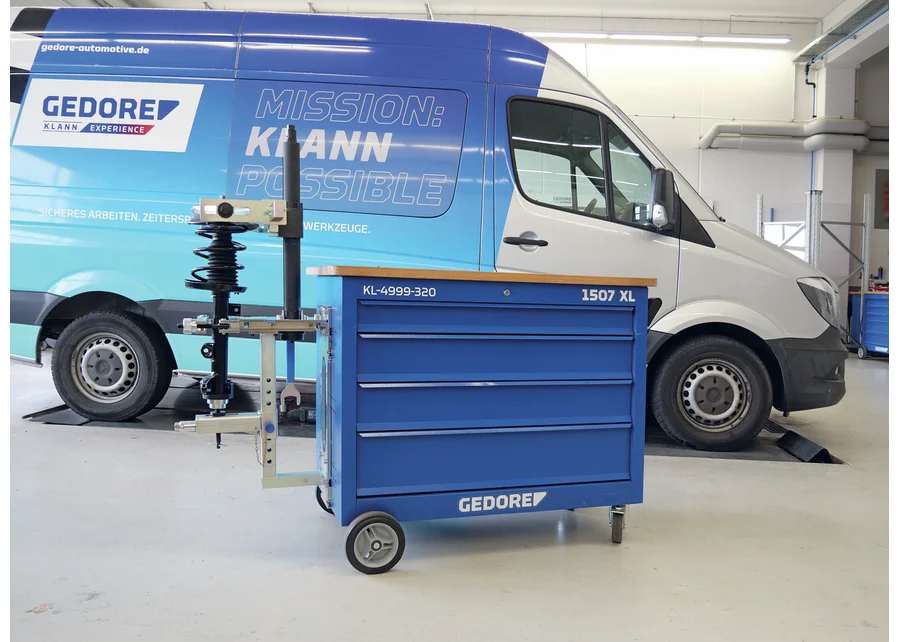 GEDORE Automotive Rollwerkbank mit Sortiment "Federn und Stoßdämpfer", Anwendungsbild