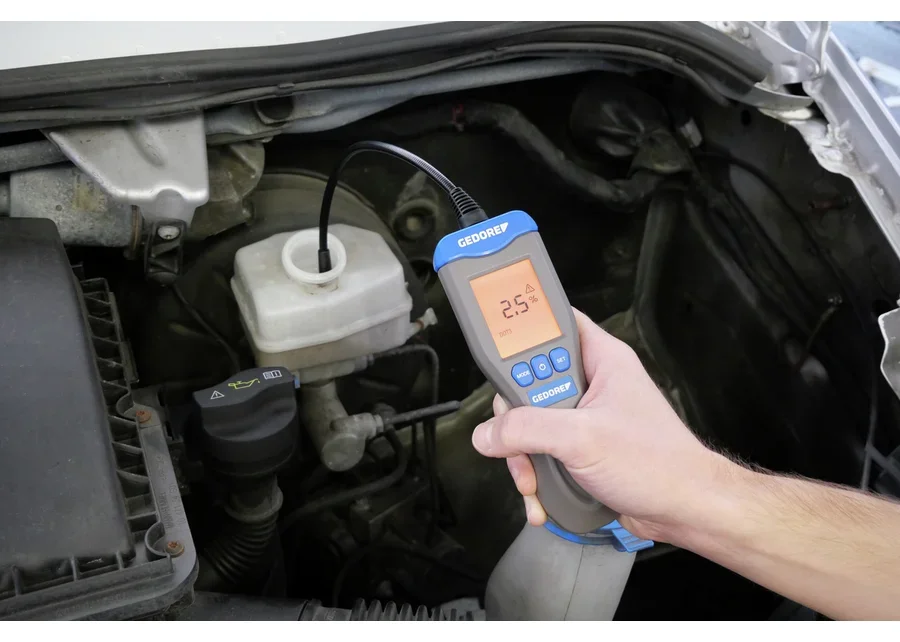 GEDORE Automotive Bremsflüssigkeitstester, Anwendungsbild