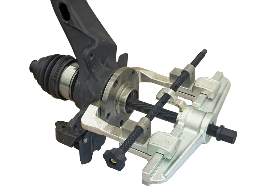 GEDORE Automotive wheel hub puller, application image no. 4