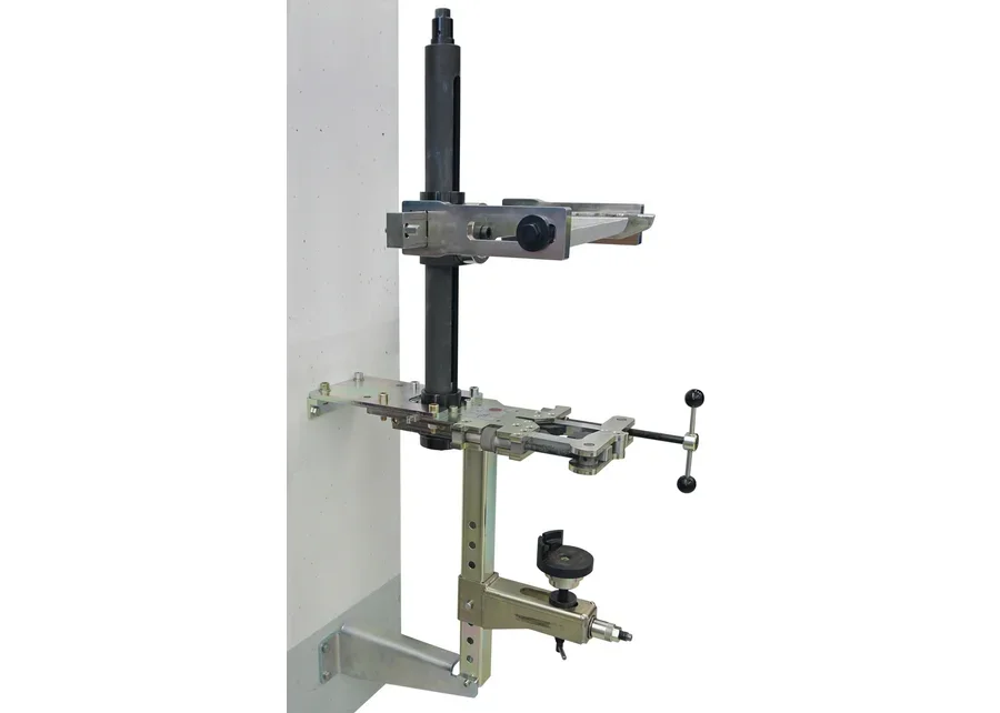 GEDORE Automotive assembly sets, spring compressor, application image no. 4