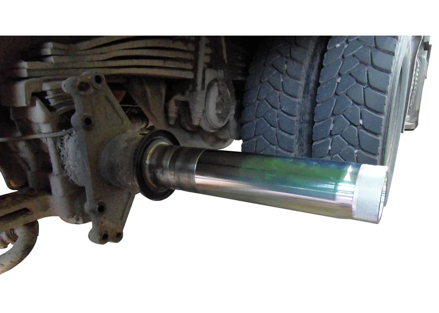 GEDORE Automotive wheel bearing centring sleeve, application image no. 1