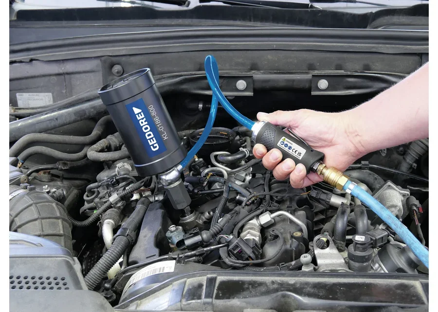 GEDORE Automotive Injektorenauszieher, pneumatisch (Universal), Anwendungsbild Nummer 1