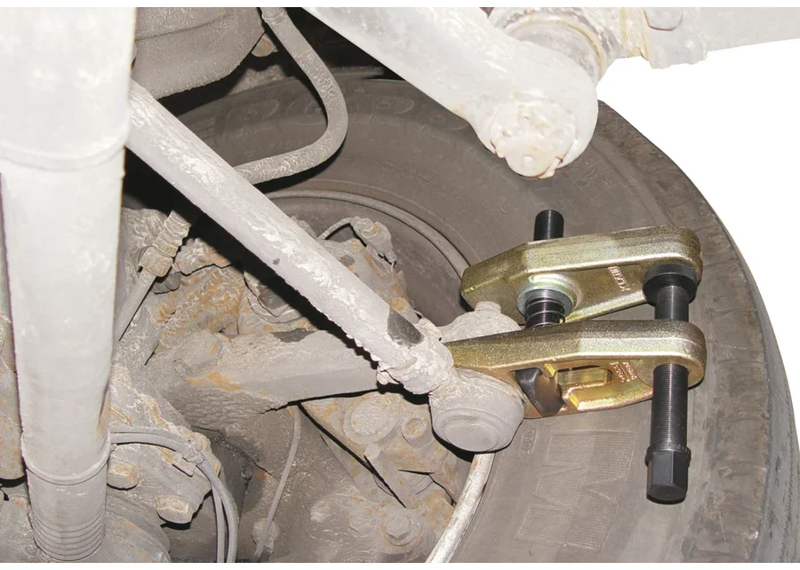 GEDORE Automotive ball joint separator, application image no. 11